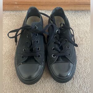 Converse Chuck Taylor’s Low Top